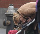 Cate Blanchett se promène avec son bout d'chou Ignatius dans New York. 2/11/09