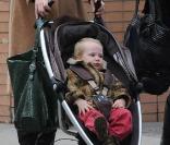 Cate Blanchett se promène avec son bout d'chou Ignatius dans New York. 2/11/09