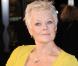 Judi Dench, à l'occasion de l'avant-première de Nine , qui s'est tenue à l'Odeon de Leicester Square le 3 décembre 2009.