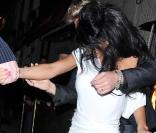 Katie Price sort du club Movida de Londres vers 3h15 du matin, le 3 décembre 2009.
