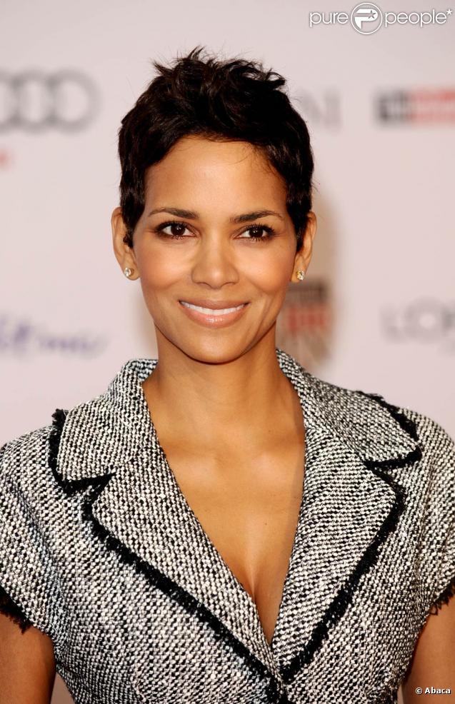 Halle Berry, à l'occasion du petit déjeuner annuel des stars féminines hollywoodiennes organisé par le Hollywood Reporter, le 4 décembre 2009.