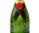 Melanie Griffith a dédicacé une bouteille de Moet & Chandon