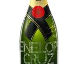 Penélope Cruz a dédicacé une bouteille de Moet & Chandon