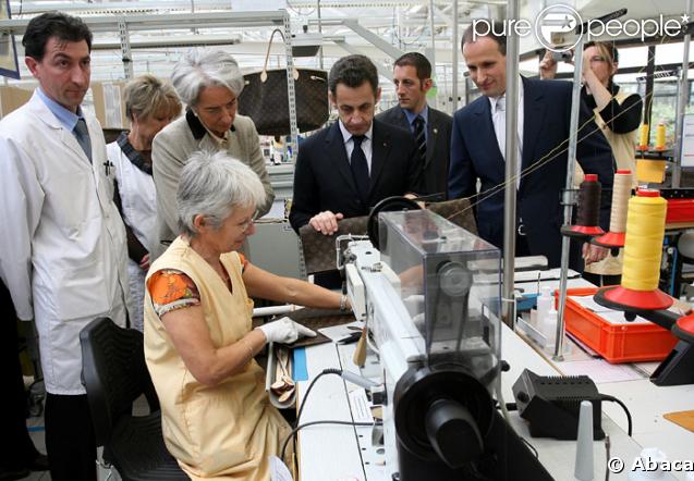 Nicolas Sarkozy visite la manufacture Louis Vuitton de Saint-Pourçain-sur-Sioule
