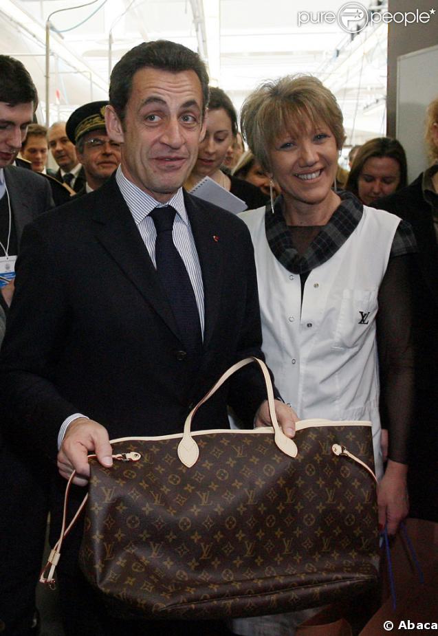 Nicolas Sarkozy visite la manufacture Louis Vuitton de Saint-Pourçain-sur-Sioule