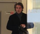 Le chirurgien Stéphane Delajoux, après son agression, le 12 décembre 2009