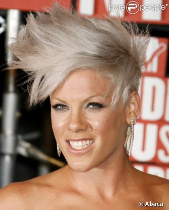 Pink durant les MTV Music Video Awards en septembre 2009