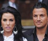 Katie Price et Peter Andre étaient loin de former le couple le plus glamour mais une chose est sûre, ils étaient terriblement bien assortis ! Pourtant presque 4 ans, jour pour jour, après leur union, ils ont décidé de divorcer.