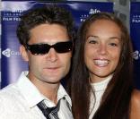 Après 7 ans de mariage, l'acteur Corey Feldman a décidé de quitter sa femme, Susannah. Si elle a tout fait pour sauver leur mariage, pour le bonheur de leur fils Zen, l'ami de Michael Jackson, lui, a préféré tout abandonner. 