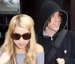  Il y en a qui vont plus vite que... la musique ! A peine 96 jours, après leur union, Peaches Geldof et le musicien Max Drummey ont mis fin à leur union ! Un mariage éclair ! 
 