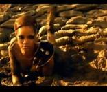 Rihanna dans son dernier clip Hard