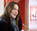 L'ami SDF de Carla Bruni accorde une interview à Closer au sujet des rapports qu'il entretient avec l'épouse du chef de l'Etat.