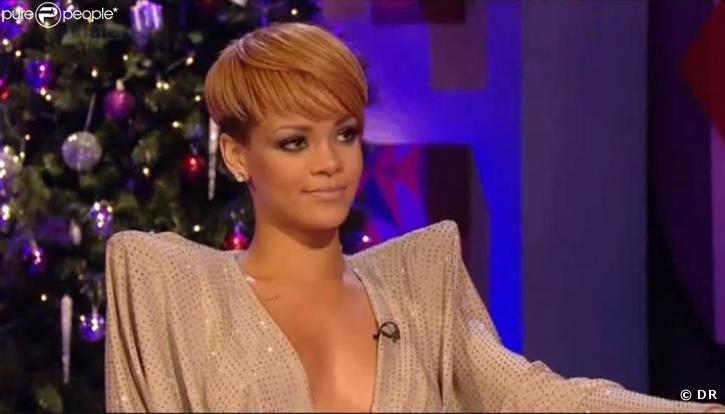 Rihanna dans l'émission Friday Night Live le 17 décembre 2009