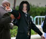 Michael Jackson lors de son premier jour de procès, le 28 févirer 2005. 