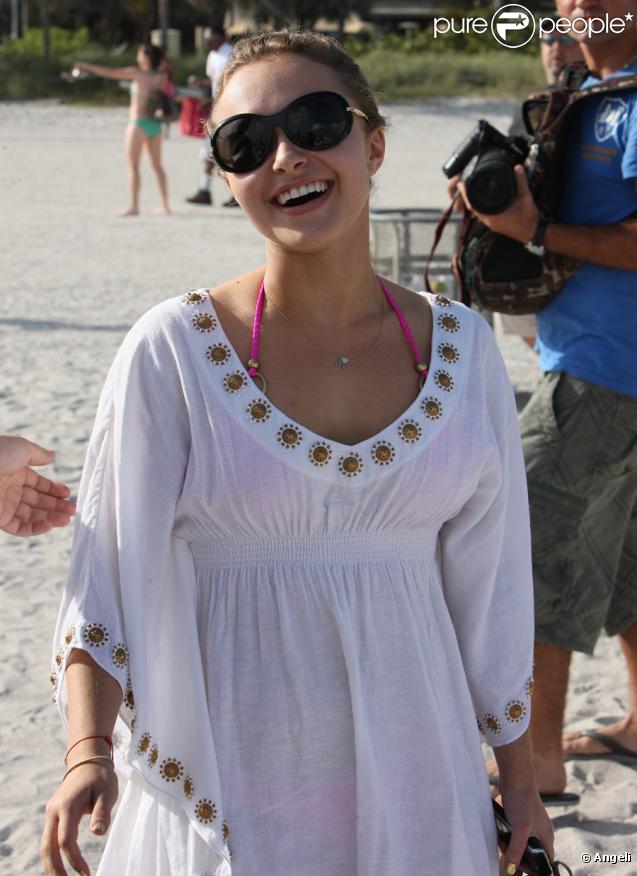 Hayden Panettiere sur une plage de Miami le 31 décembre 2009