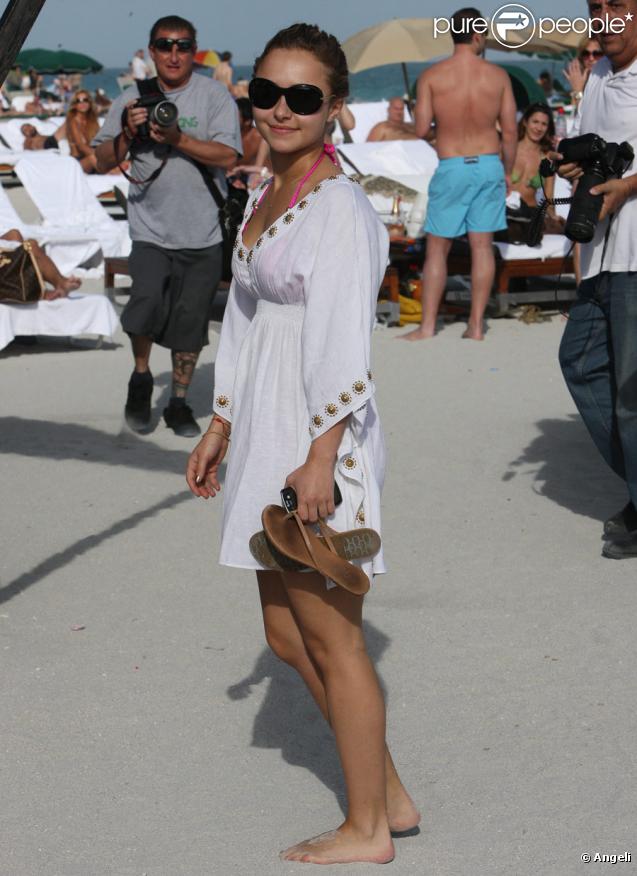 Hayden Panettiere sur une plage de Miami le 31 décembre 2009