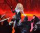 En body de cuir, entourée de ses danseurs sexy, Lady Gaga nous offre de nouveau un show endiablé lors de son concert à l'Université Centrale de Floride le 3 janvier 2010