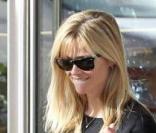 Reese Witherspoon faisant du shopping à Beverly Hills, le 5 janvier 2010