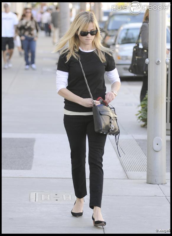 Reese Witherspoon faisant du shopping à Beverly Hills, le 5 janvier 2010