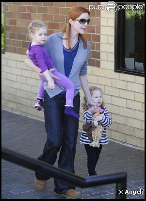 Marcia Cross emmène ses jumelles Savannah et Eden à l'école (Santa-Monica, 6 janvier 2010)