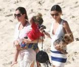 Miranda Kerr, sur la plage du Gouverneur, à Saint-Barthelemy, le 2 janvier 2010.