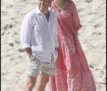 Roman Abramovich et Daria, sur la plage du Gouverneur, à Saint-Barthelemy, le 2 janvier 2010.