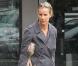 Rachel Griffiths : Avec sa famille à l'aéroport, elle déballe tout... Quel bazar !
