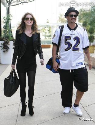 Ellen Pompeo rencontre un ami au Cafe Primo le 10 janvier 2010