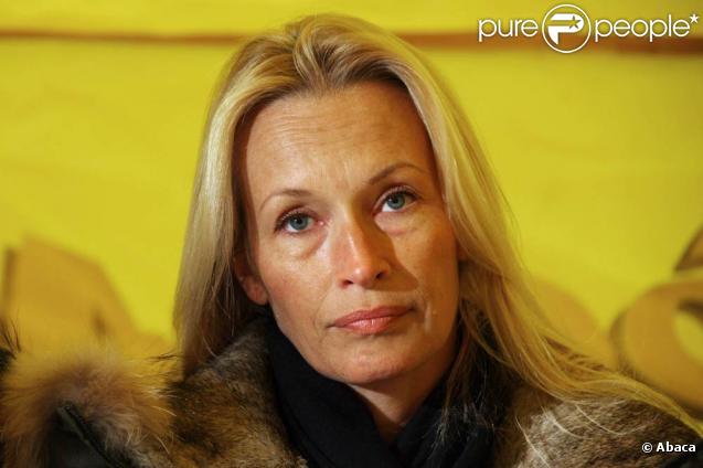 Estelle Lefébure lors du lancement de l'opération Pièces Jaunes à Paris le 6 janvier 2010