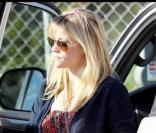 Reese Witherspoon se rend dans un salon de manucure à Beverly Hills le 12 janvier 2010
