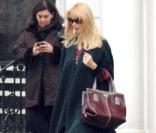 Claudia Schiffer à Londres devant l'école de son fils, le 27 janvier 2010