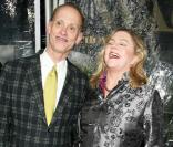 John waters et Kathleen Turner à la première de From Paris With Love, à New York, le 28 janvier 2010.