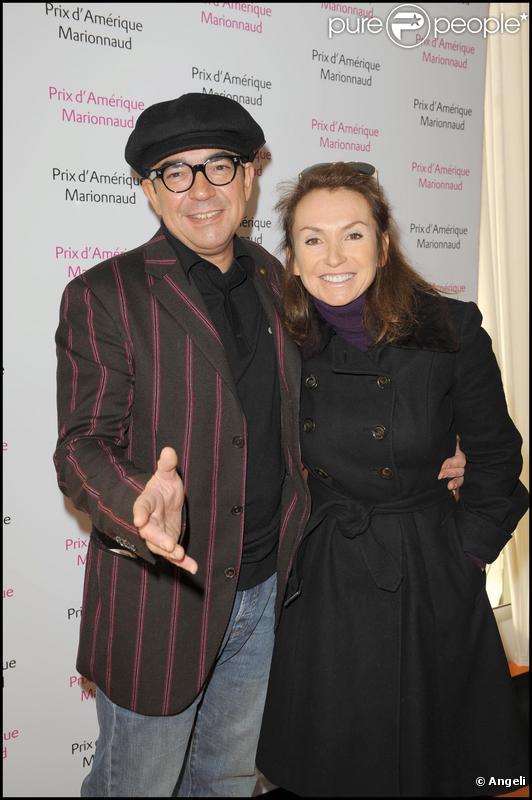 Karl Zéro et son épouse Daisy Derrata lors du Prix d'Amérique Marionnaud 2010 à Vincennes le 31 janvier 2010