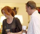 Marcia Cross et son mari Tom Mahoney font du shopping dans Brentwood à Los Angeles le 10 janvier 2010