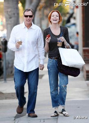 Marcia Cross et son mari Tom Mahoney font du shopping dans Brentwood à Los Angeles le 10 janvier 2010