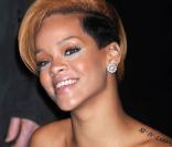 Ce chiffre latin représente la date d\'anniversaire de la meilleure amie de Rihanna. Une belle preuve d\'amitié !