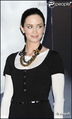 La superbe Emily Blunt, à l'occasion de l'avant-première de Wolfman, à Madrid, en Espagne, le 4 février 2010.