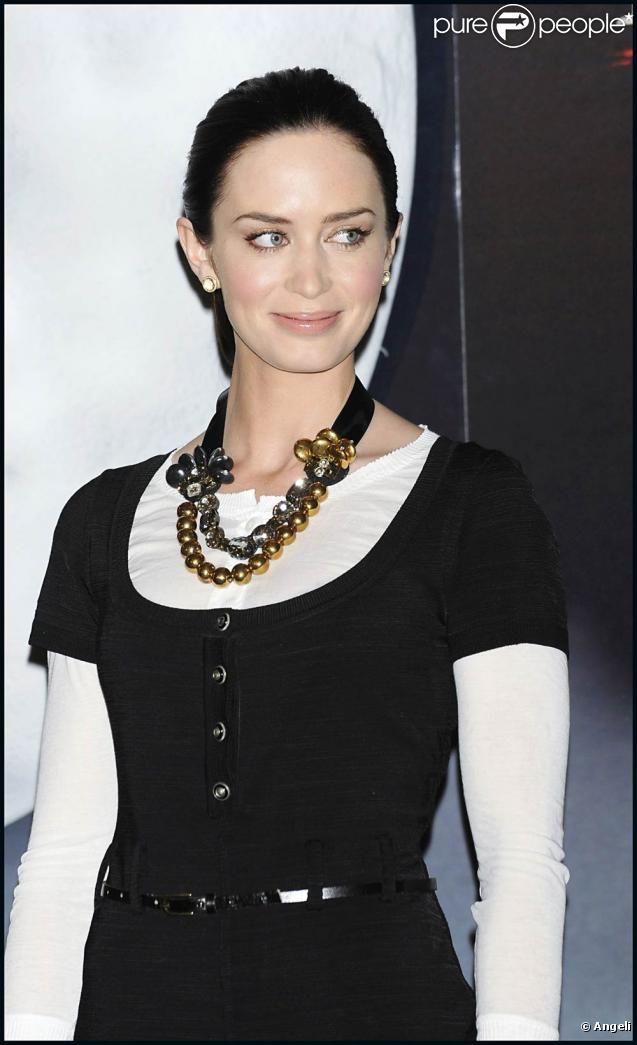 La superbe Emily Blunt, à l'occasion de l'avant-première de Wolfman, à Madrid, en Espagne, le 4 février 2010.