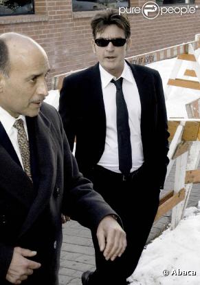 Charlie Sheen au tribunal d'Aspen le 8 février, son épouse Brooke Mueller était présente à l'audience !