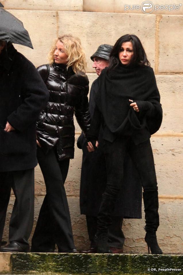 Alexandra Lamy lors des obsèques de Pierre Vaneck, qui se sont tenues en l'église Saint-Roch, à Paris, le 6 février 2010.