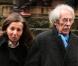 Jean Rochefort et son épouse lors des obsèques de Pierre Vaneck, qui se sont tenues en l'église Saint-Roch, à Paris, le 6 février 2010.