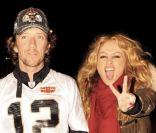 Paulina Rubio et son mari Nicolas Colate Vallejo-Nagera célèbre la victoire des Saints de la Nouvelle Orléans au Super Bowl à Miami le 7 février 2010