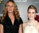 Shirley MacLaine, Julia Roberts et Emma Roberts à la première de Valentine's Day le 8 février à Los Angeles