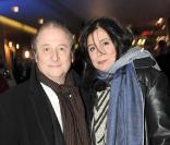 Patrick Braoudé et sa femme lors de la cérémonie des Globes de cristal, à Paris, le 8 février 2010 !