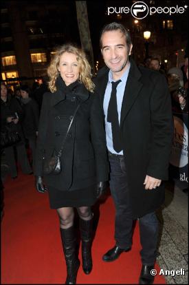 Alexandra Lamy et Jean Dujardin lors de la cérémonie des Globes de cristal, à Paris, le 8 février 2010 !