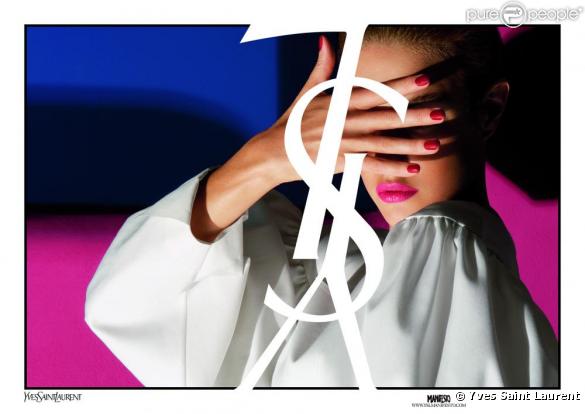 Natalia Vodianova en couverture du nouveau Manifesto Yves Saint Laurent