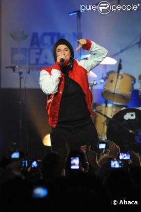 Diam's sur la scène du Zénith au concert de soutien à Haïti, le 24 janvier 2010 !