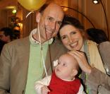 Florine Asch, son époux et leur fille Iris au Carnaval des Enfants, au Meurice. 7/02/2010
