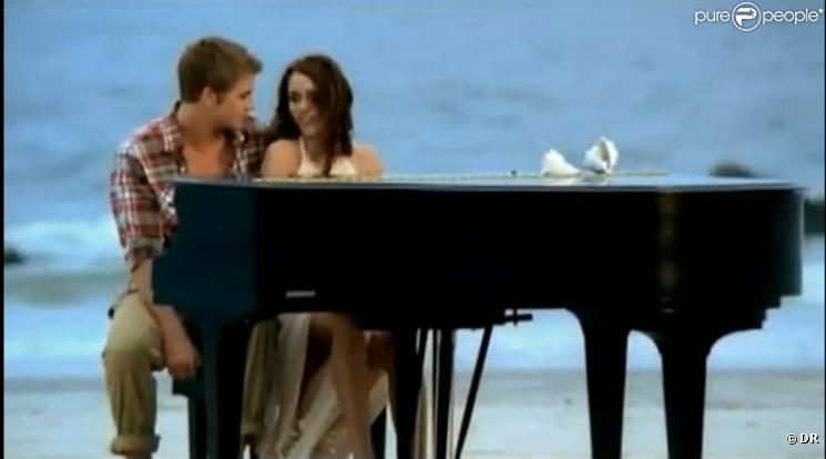 Miley Cyrus - extraits de son dernier clip When You Look At Me