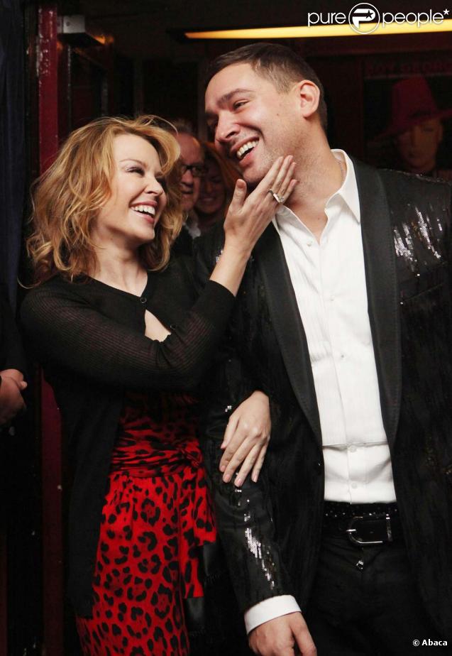 Kylie Minogue et son ami William Baker au show burlesque de Miss Polly Rae, à Londres, le 14 février 2010 !